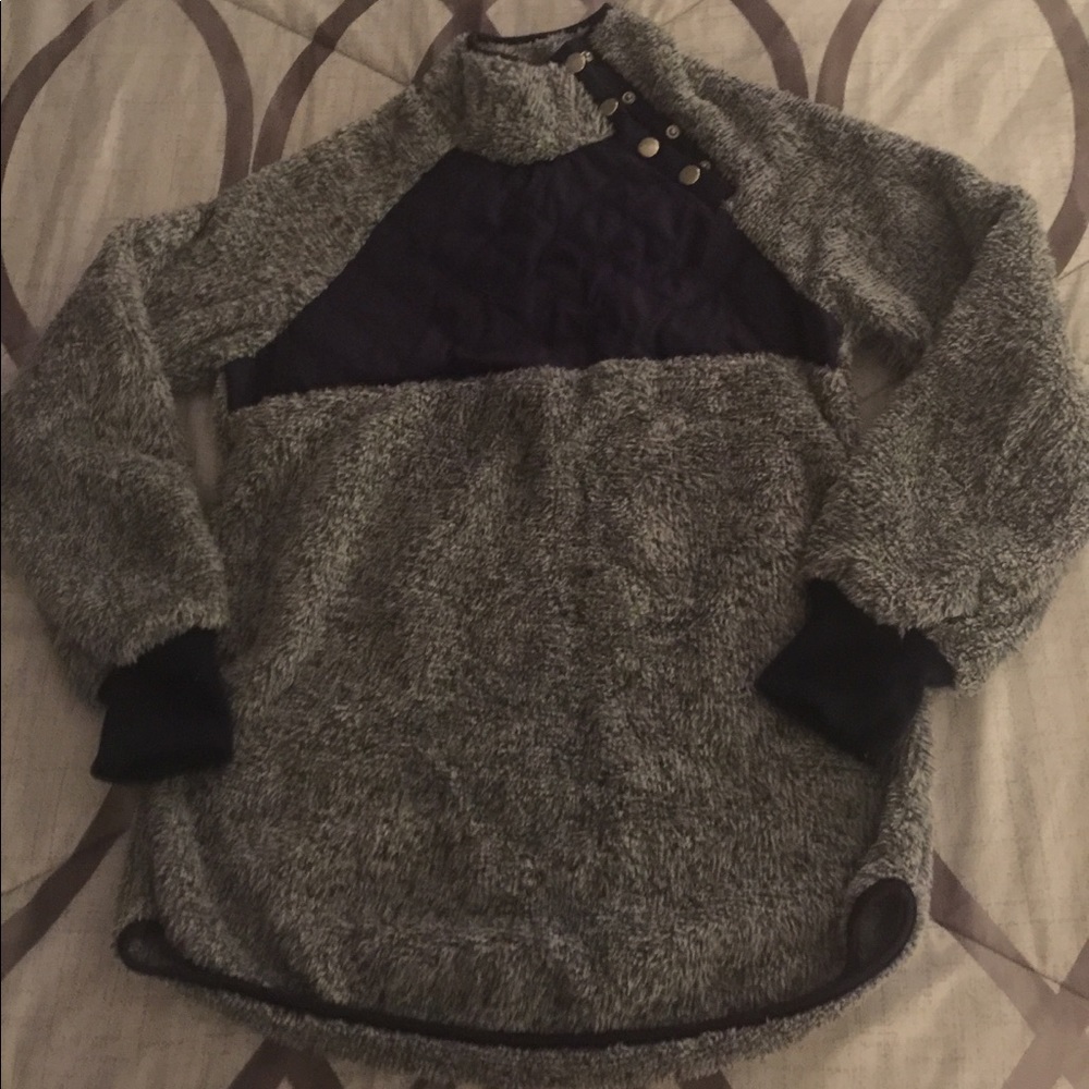 Warm and comfy pullover!!